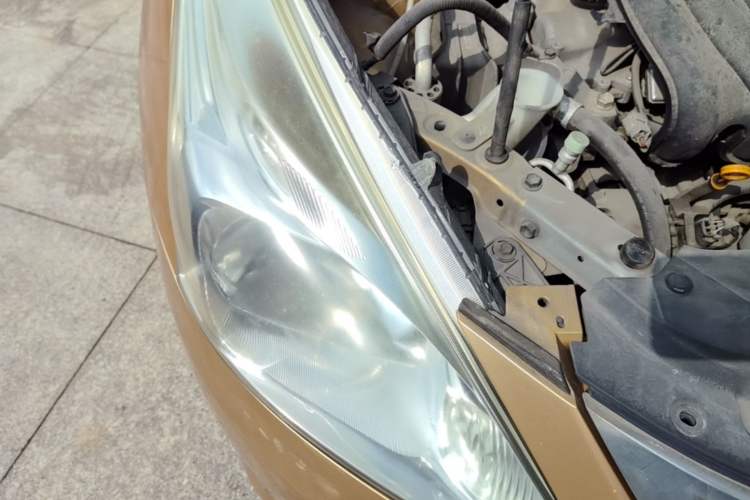 Used Nissan Tiida 2014 1.6L CVT Comfort Model Right Front Headlight