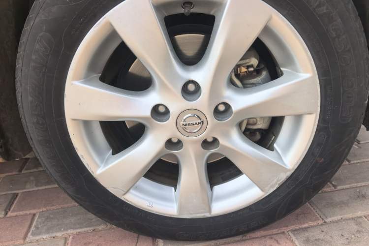 Used Nissan Tiida 2014 1.6L CVT Comfort Model Right Front Wheel Hub