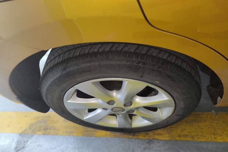 Used Nissan Tiida 2014 1.6L CVT Comfort Model Right Rear Wheel Hub