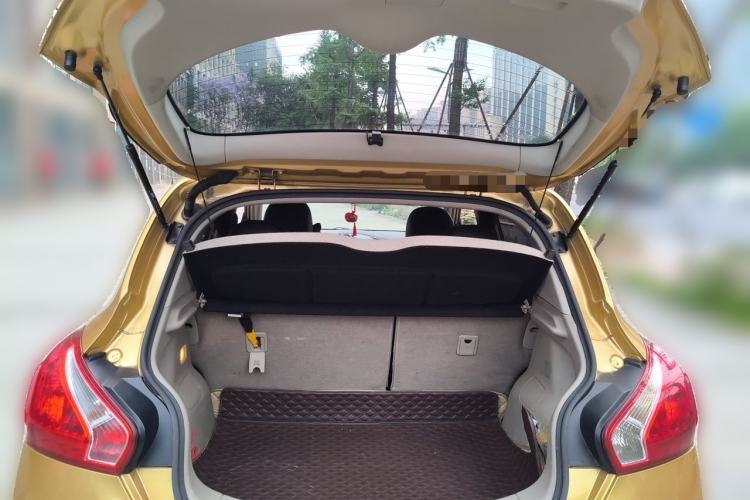 Used Nissan Tiida 2014 1.6L CVT Comfort Model Trunk