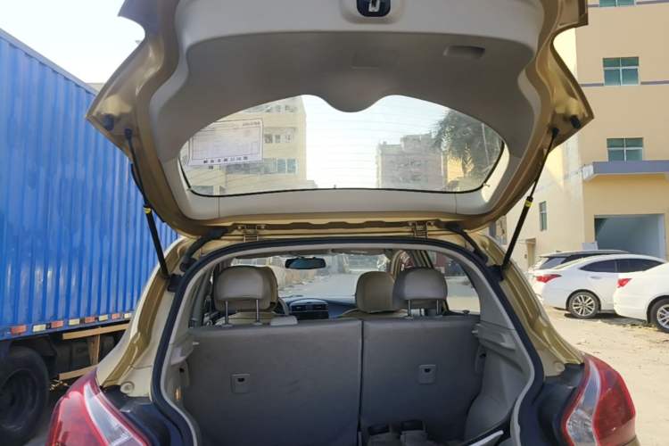 Used Nissan Tiida 2014 1.6L CVT Comfort Model Trunk