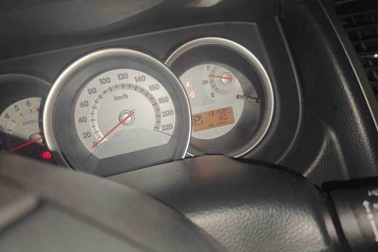 Used Nissan Tiida 2015 1.6T M-CVT GTS Limited Edition Odometer Close Up