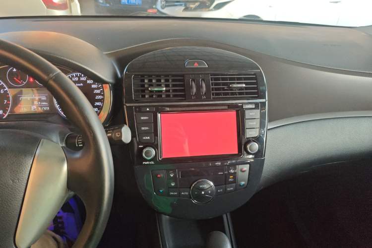 Used Nissan Tiida 2015 1.6T M-CVT GTS Limited Edition Audio And AC Panel