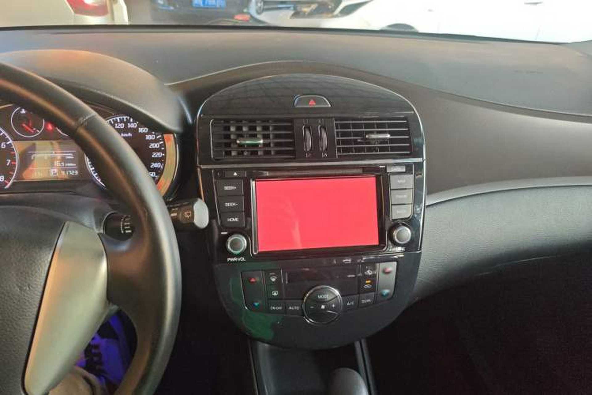 Used Nissan Tiida 2015 1.6T M-CVT GTS Limited Edition Audio And AC Panel