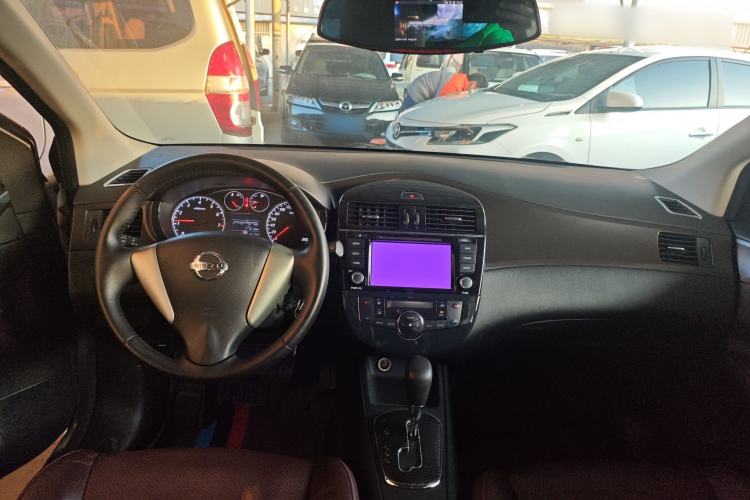 Used Nissan Tiida 2015 1.6T M-CVT GTS Limited Edition Center Console