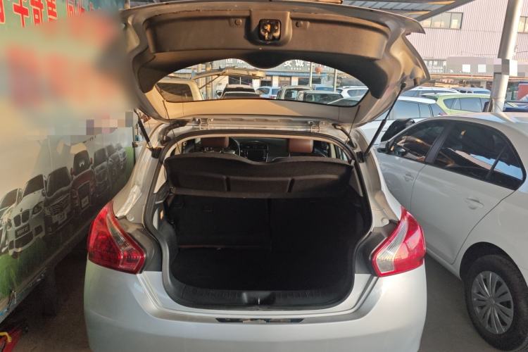 Used Nissan Tiida 2015 1.6T M-CVT GTS Limited Edition Trunk