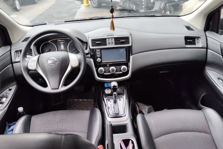Used Nissan Tiida 2016 1.6L CVT Smart Drive Edition Center Console