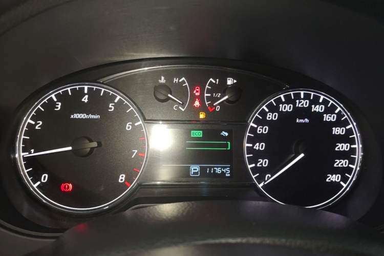 Used Nissan Tiida 2016 1.6L CVT Cool Dynamic Edition Instrument Cluster