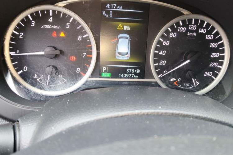 Used Nissan Tiida 2016 1.6L CVT Smart Drive Edition Odometer Close Up