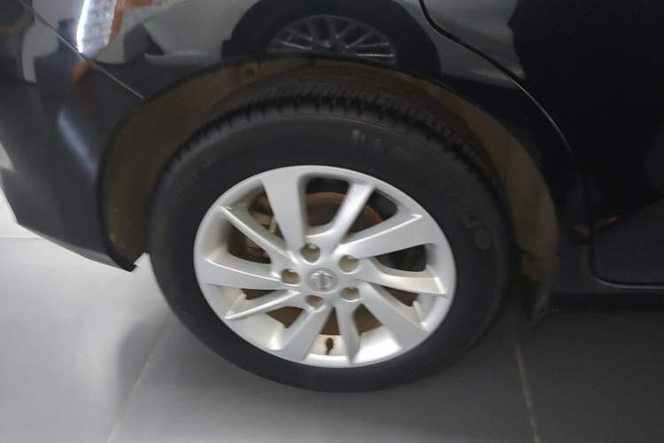 Used Nissan Tiida 2016 1.6L CVT Cool Dynamic Edition Right Rear Wheel Hub