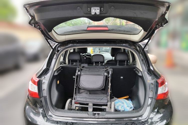 Used Nissan Tiida 2016 1.6L CVT Smart Drive Edition Trunk