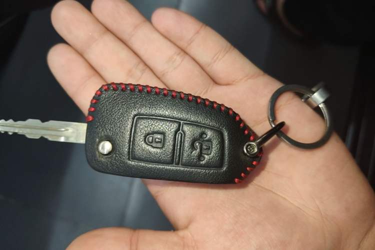 Used Nissan Tiida 2016 1.6L CVT Cool Dynamic Edition Vehicle Key