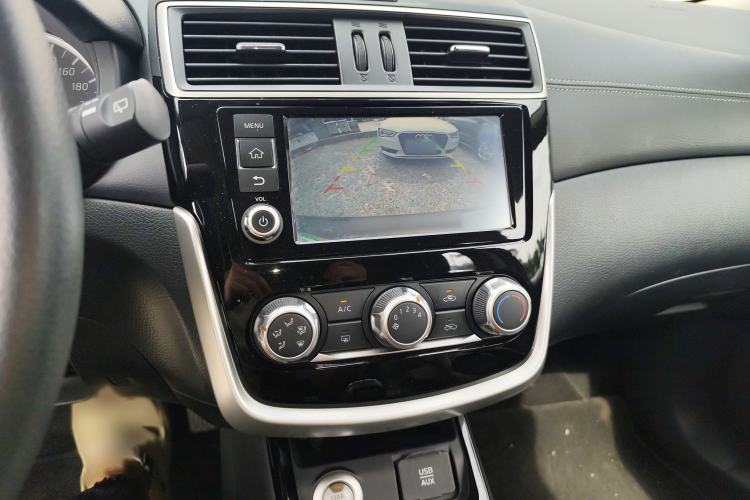 Used Nissan Tiida 2016 1.6L CVT Smart Drive Edition Audio And AC Panel