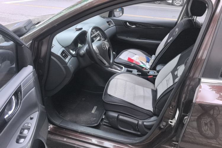 Used Nissan Tiida 2016 1.6L CVT Cool Dynamic Edition Driver Seat