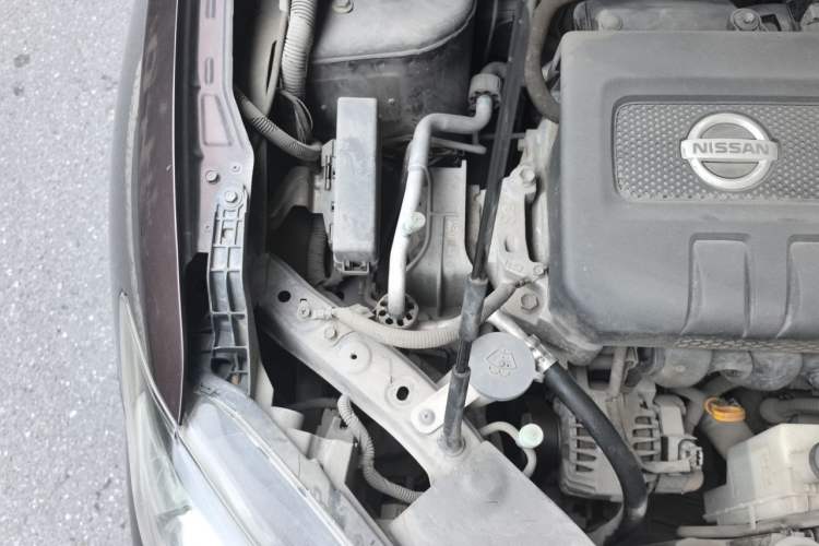 Used Nissan Tiida 2016 1.6L CVT Cool Dynamic Edition Engine Bay Right