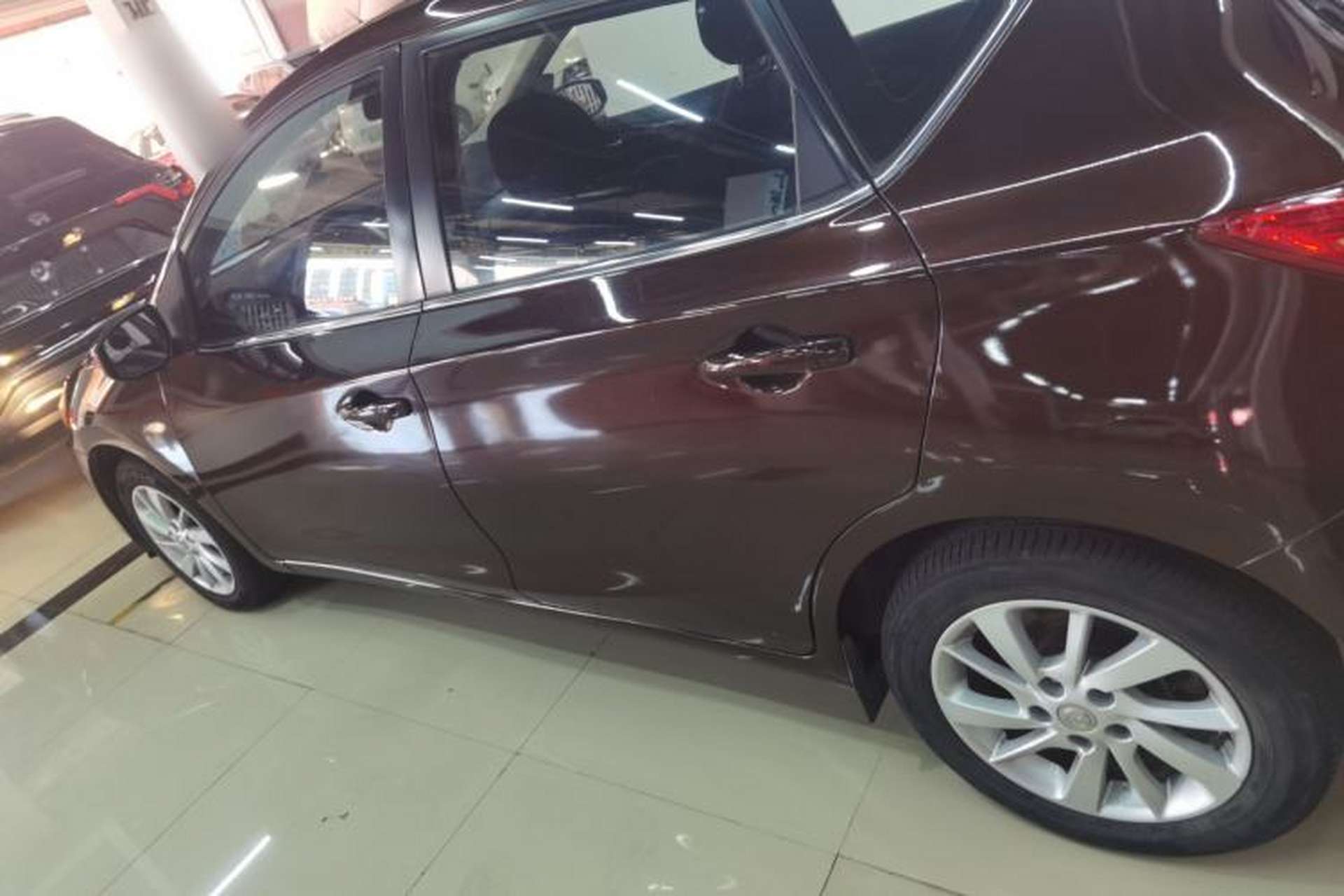 Used Nissan Tiida 2016 1.6L CVT Cool Dynamic Edition Exterior 3
