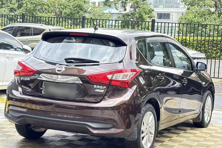Used Nissan Tiida 2016 1.6L CVT Cool Dynamic Edition Exterior 3