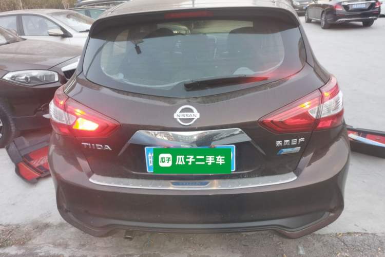 Used Nissan Tiida 2016 1.6L CVT ZhiZun Edition Exterior 4