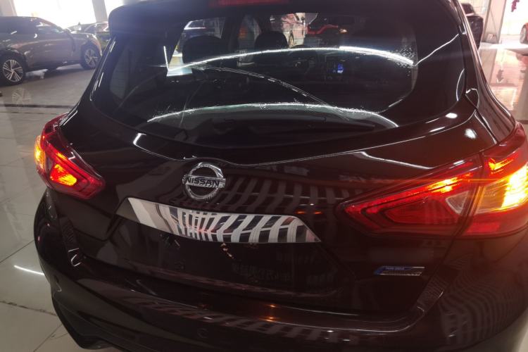Used Nissan Tiida 2016 1.6L CVT Cool Dynamic Edition Exterior 4