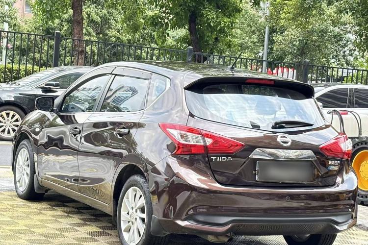 Used Nissan Tiida 2016 1.6L CVT Cool Dynamic Edition Exterior 4