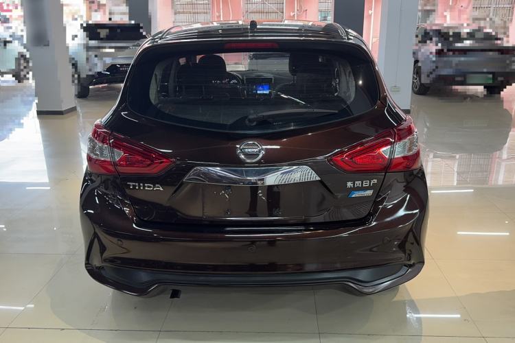 Used Nissan Tiida 2016 1.6L CVT Cool Dynamic Edition Exterior 4