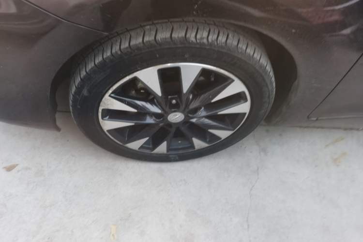 Used Nissan Tiida 2016 1.6L CVT ZhiZun Edition Exterior 7