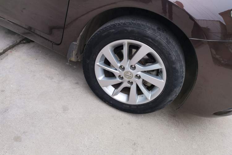 Used Nissan Tiida 2016 1.6L CVT Cool Dynamic Edition Exterior 7