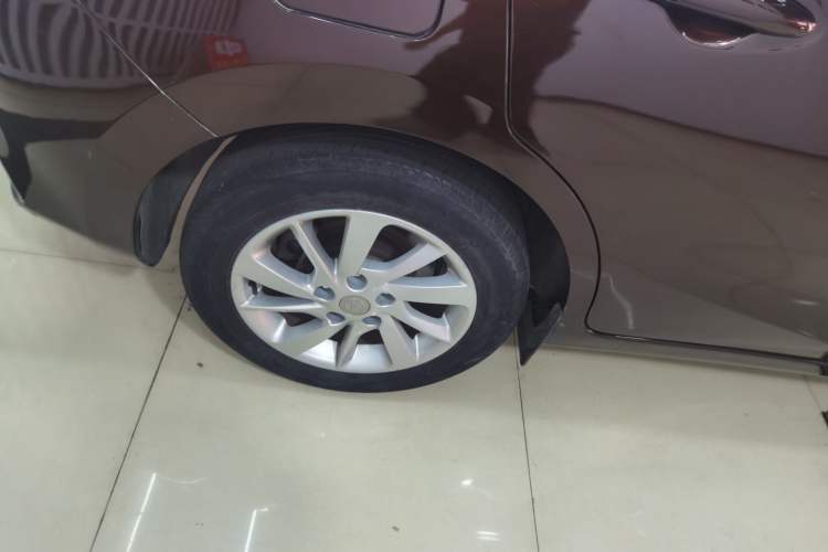 Used Nissan Tiida 2016 1.6L CVT Cool Dynamic Edition Exterior 8