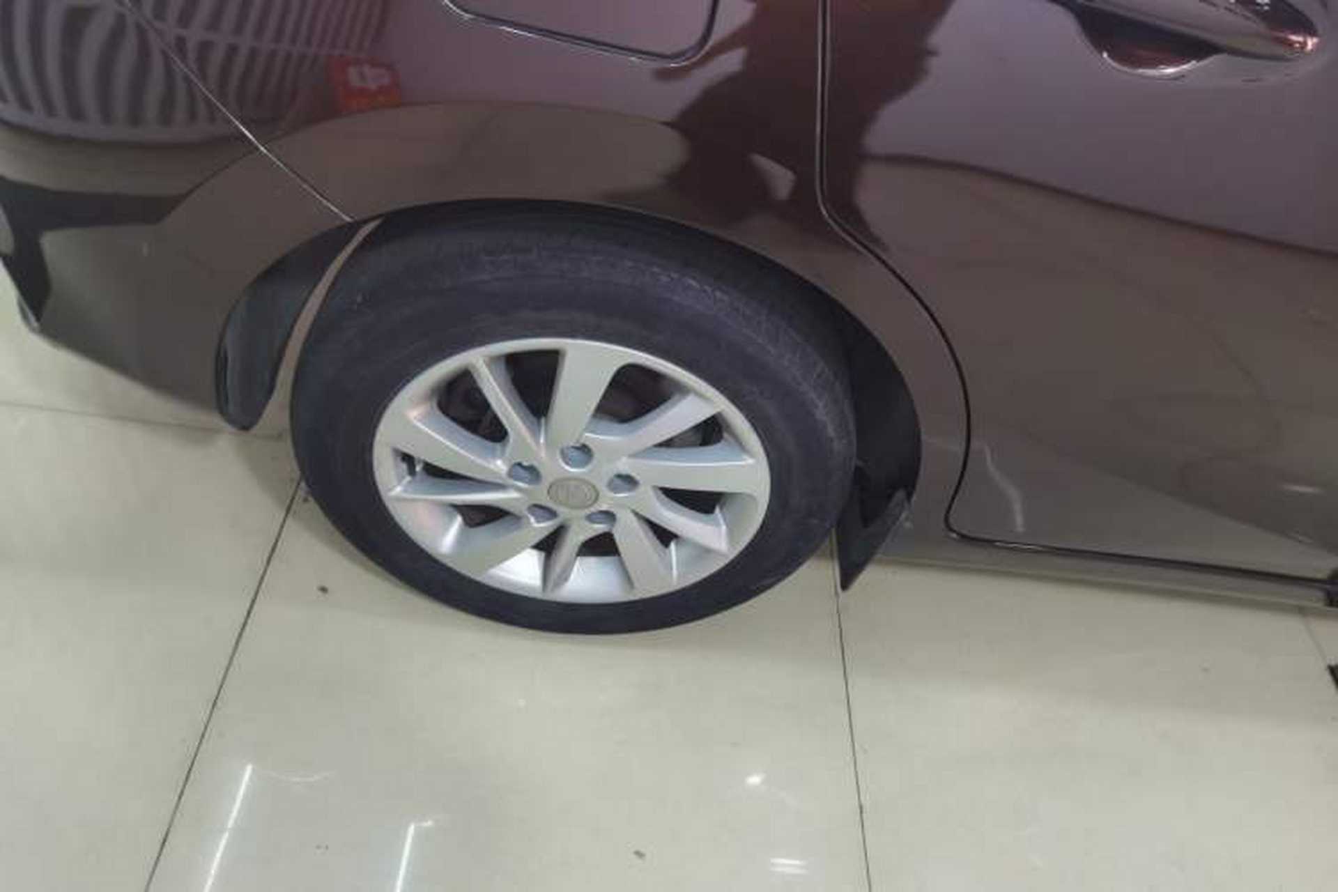 Used Nissan Tiida 2016 1.6L CVT Cool Dynamic Edition Exterior 8