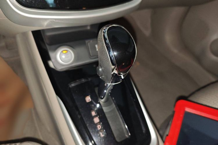 Used Nissan Tiida 2016 1.6L CVT Smart Drive Edition Gear Lever