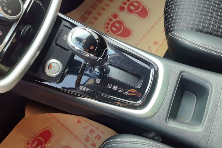 Used Nissan Tiida 2016 1.6L CVT Smart Drive Edition Gear Lever
