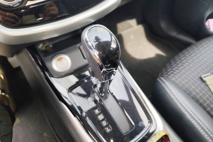 Used Nissan Tiida 2016 1.6L CVT Smart Drive Edition Gear Lever