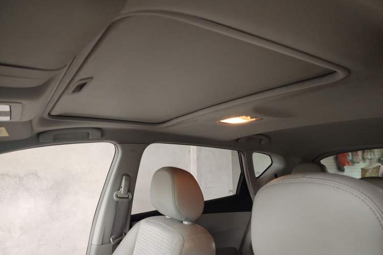 Used Nissan Tiida 2016 1.6L CVT Smart Drive Edition Headliner