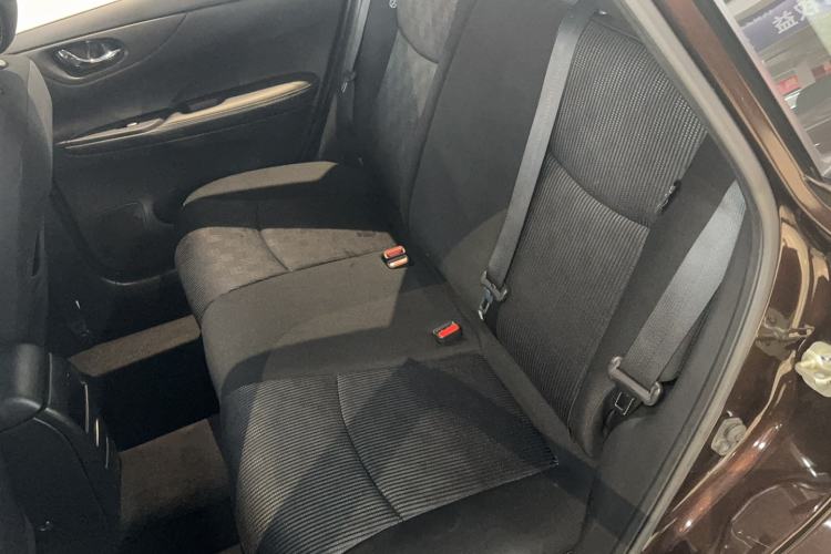 Used Nissan Tiida 2016 1.6L CVT Cool Dynamic Edition Interior 1