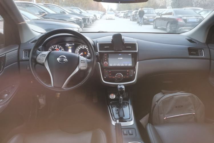 Used Nissan Tiida 2016 1.6L CVT ZhiZun Edition Interior 2