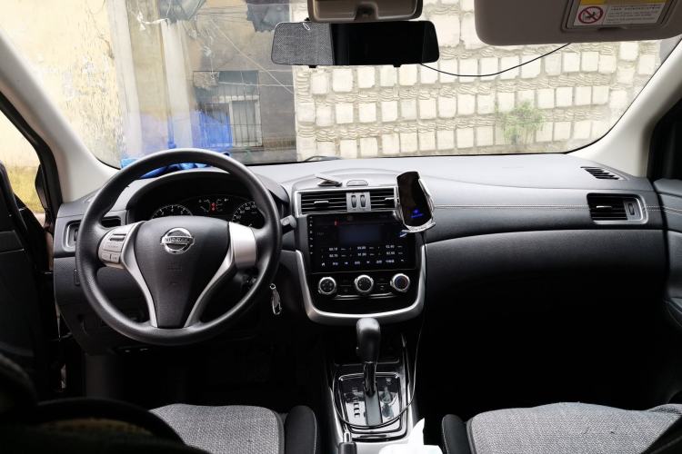 Used Nissan Tiida 2016 1.6L CVT Cool Dynamic Edition Interior 2