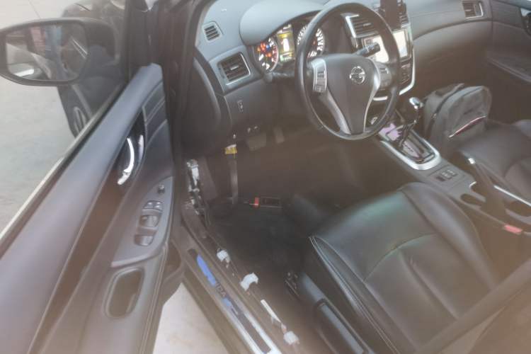 Used Nissan Tiida 2016 1.6L CVT ZhiZun Edition Interior 3