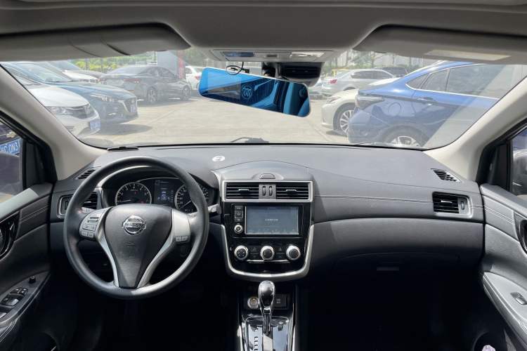 Used Nissan Tiida 2016 1.6L CVT Smart Drive Edition Interior 3