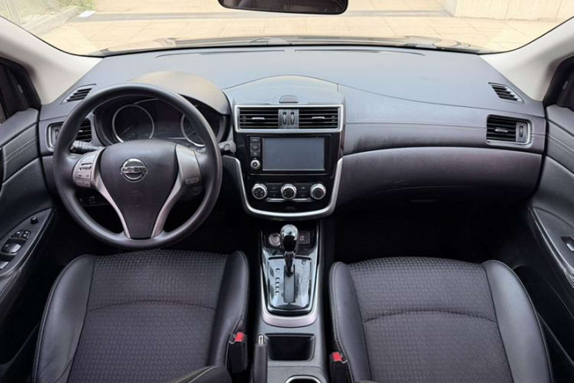 Used Nissan Tiida 2016 1.6L CVT Smart Drive Edition Interior 3