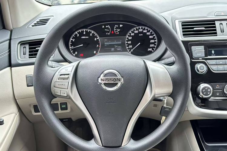 Used Nissan Tiida 2016 1.6L CVT Cool Dynamic Edition Interior 3