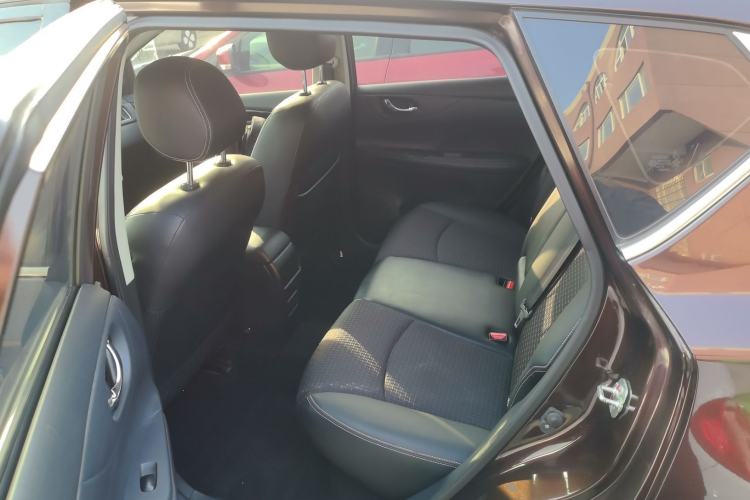 Used Nissan Tiida 2016 1.6L CVT Smart Drive Edition Interior 4