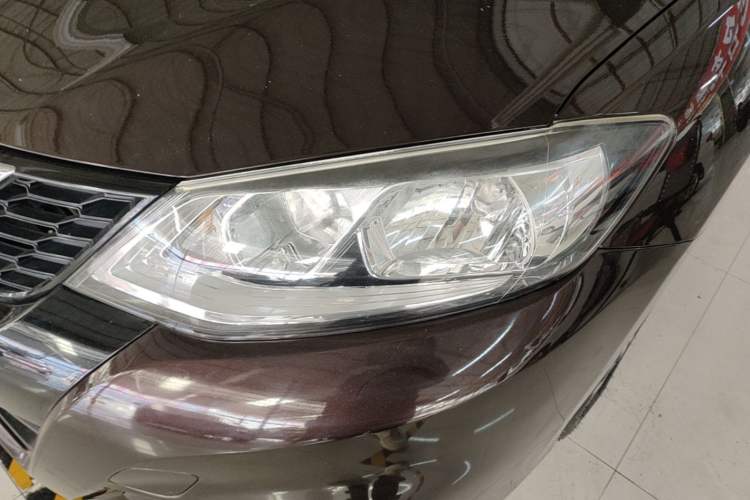 Used Nissan Tiida 2016 1.6L CVT Smart Drive Edition Left Front Headlight