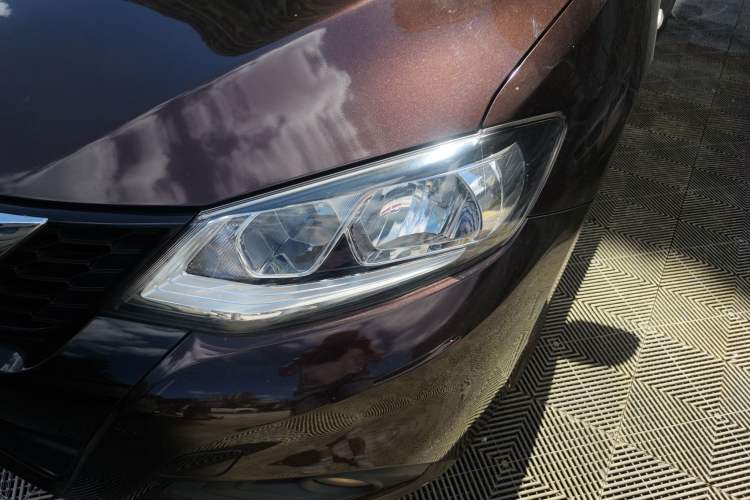 Used Nissan Tiida 2016 1.6L CVT Cool Dynamic Edition Left Front Headlight