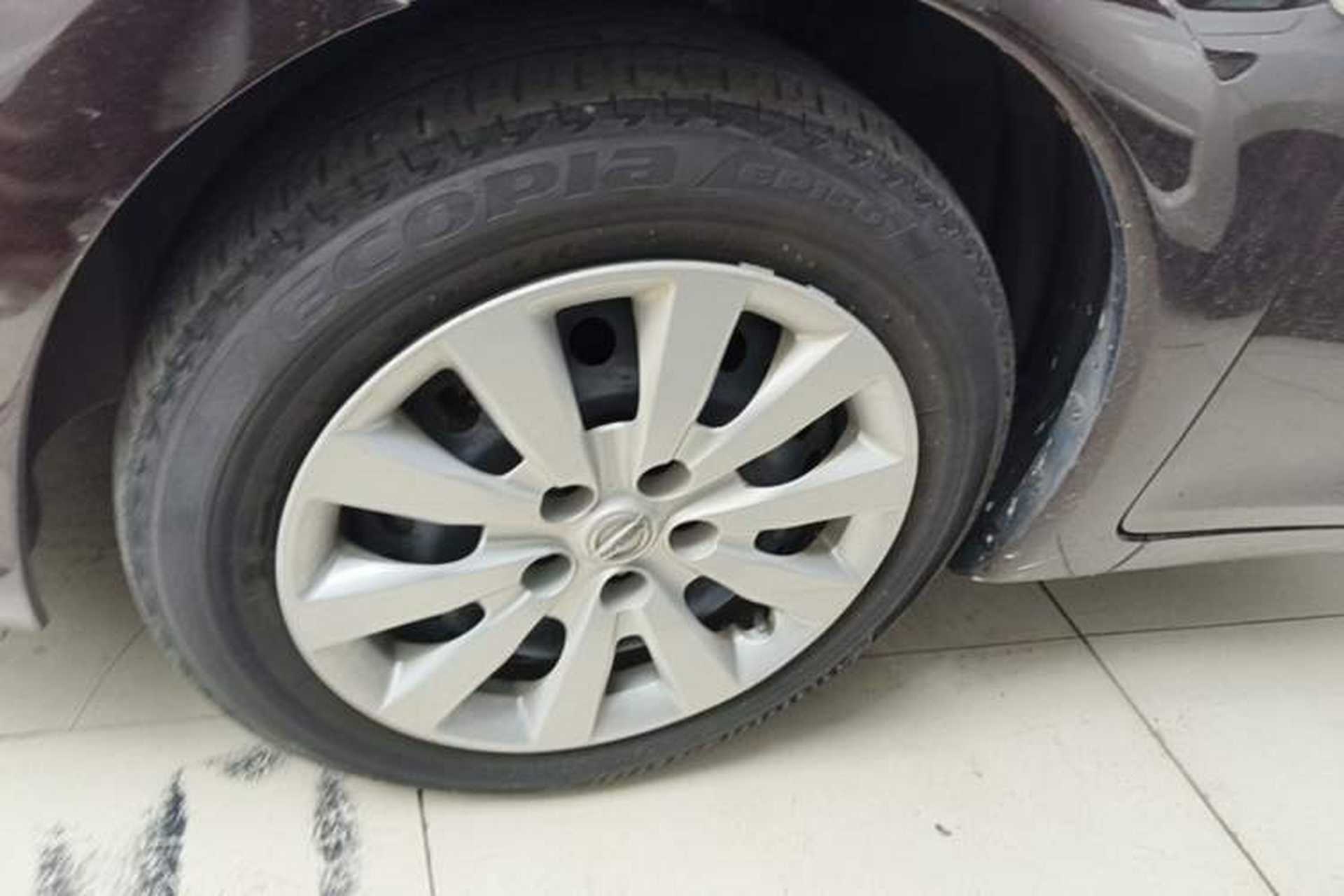 Used Nissan Tiida 2016 1.6L CVT Joyride Edition Left Front Wheel Hub
