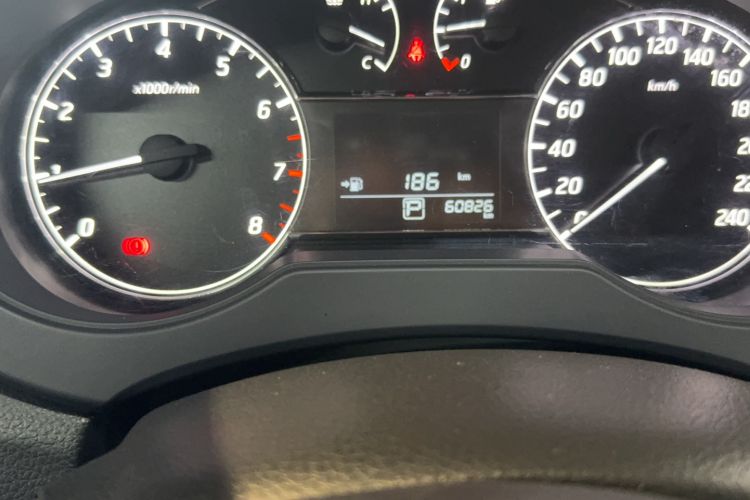 Used Nissan Tiida 2016 1.6L CVT Cool Dynamic Edition Odometer Close Up