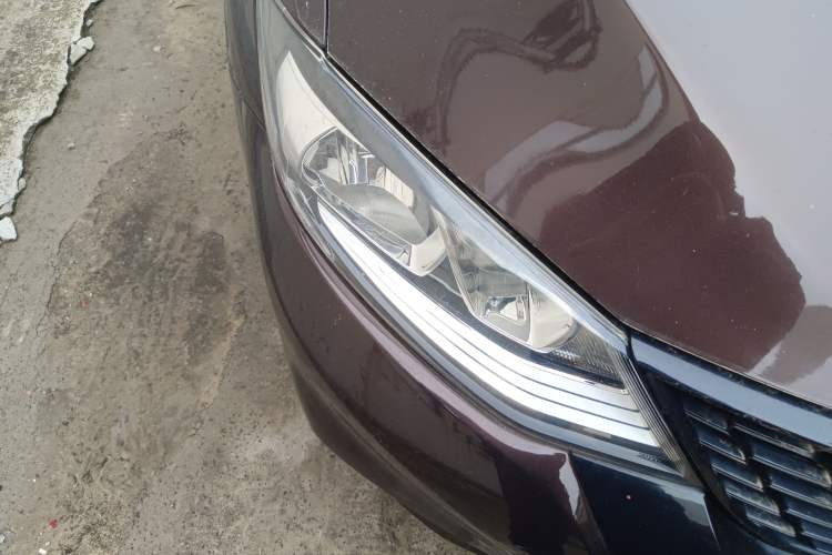 Used Nissan Tiida 2016 1.6L CVT Smart Drive Edition Right Front Headlight