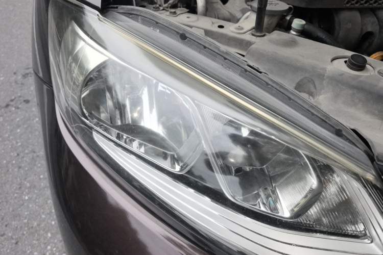 Used Nissan Tiida 2016 1.6L CVT Cool Dynamic Edition Right Front Headlight