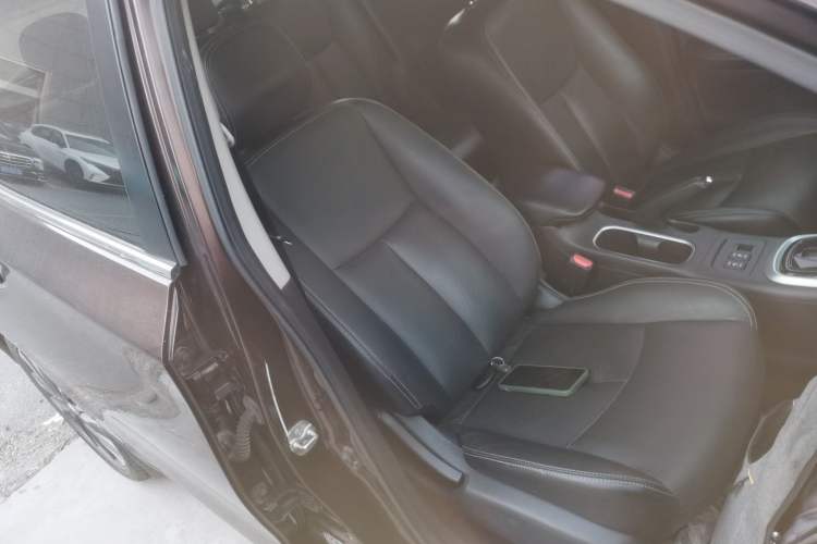 Used Nissan Tiida 2016 1.6L CVT ZhiZun Edition Right Front Seat