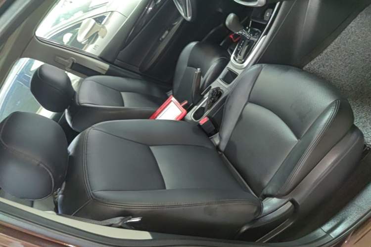 Used Nissan Tiida 2016 1.6L CVT Cool Dynamic Edition Right Front Seat