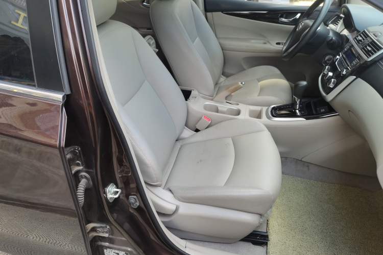 Used Nissan Tiida 2016 1.6L CVT Cool Dynamic Edition Right Front Seat